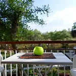 شقة فندقية Bozelia 4*