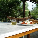 Bozelia Aparthotel 4*