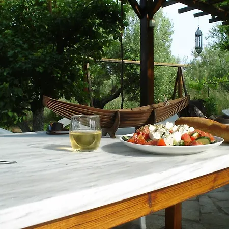 Bozelia Aparthotel 4*