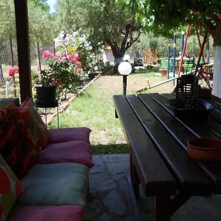 Bozelia Aparthotel Toroni